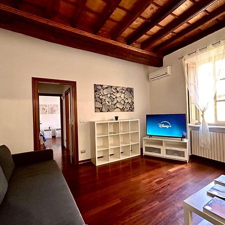 Elegante Appartamento Nel Centro Storico Di Torino Exteriör bild