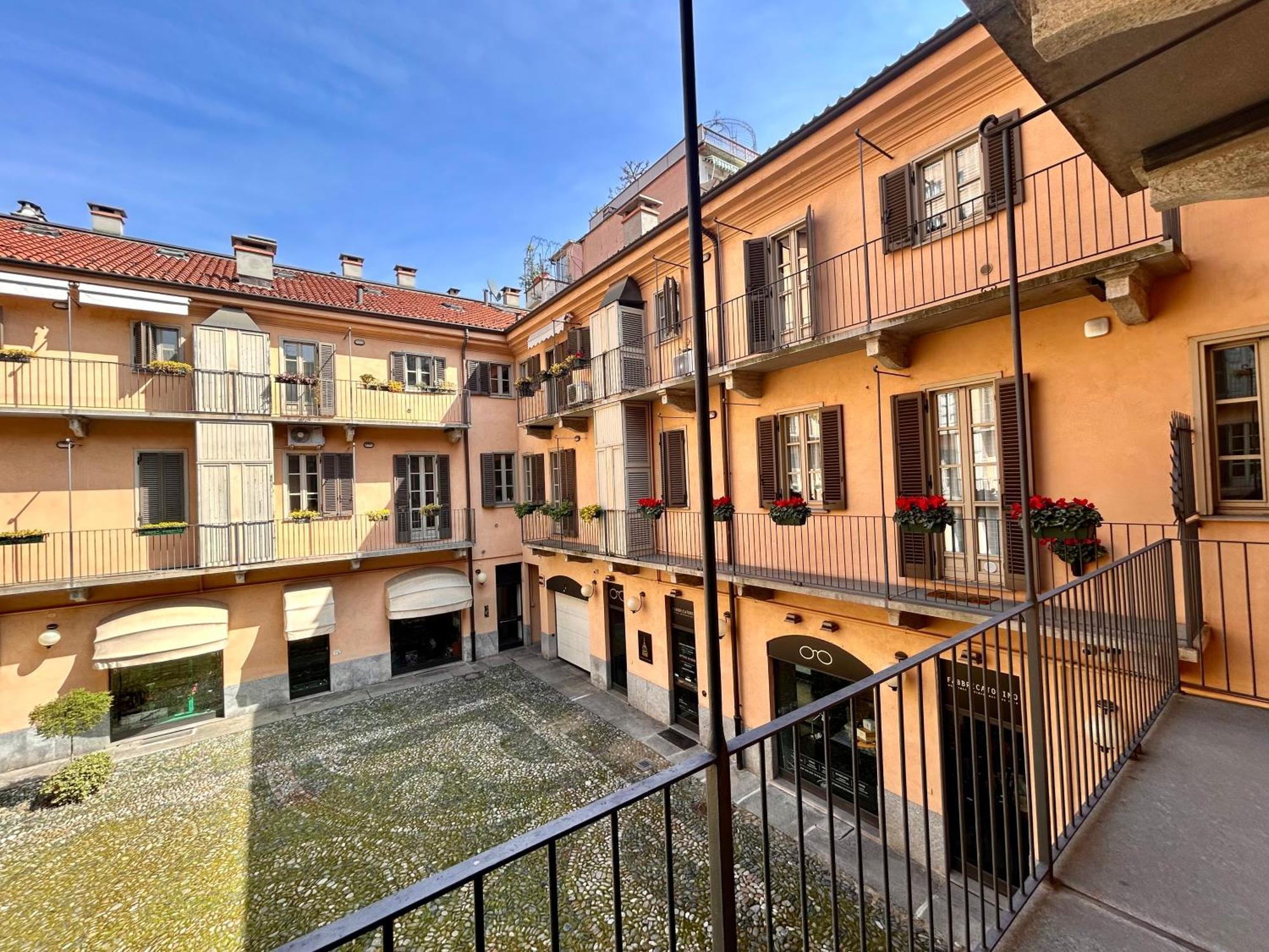 Elegante Appartamento Nel Centro Storico Di Torino Exteriör bild